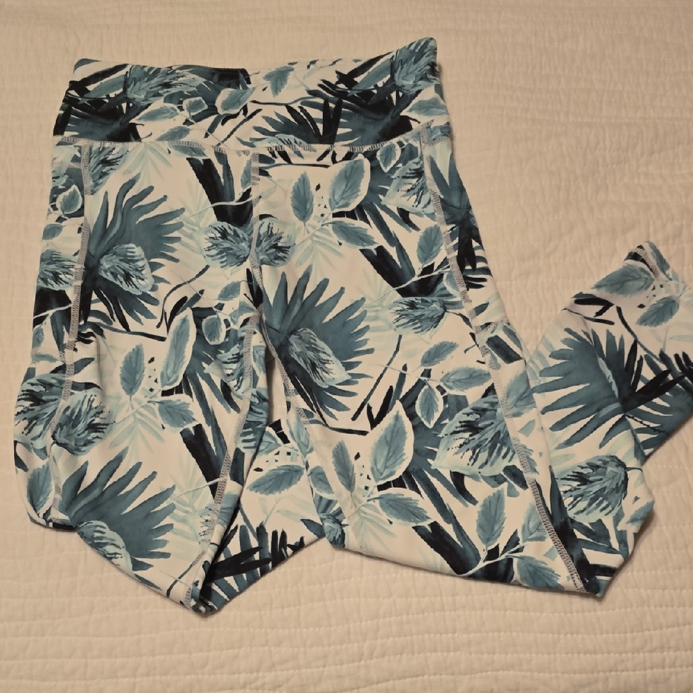 Senita Athletics Green and White Floral Leggings